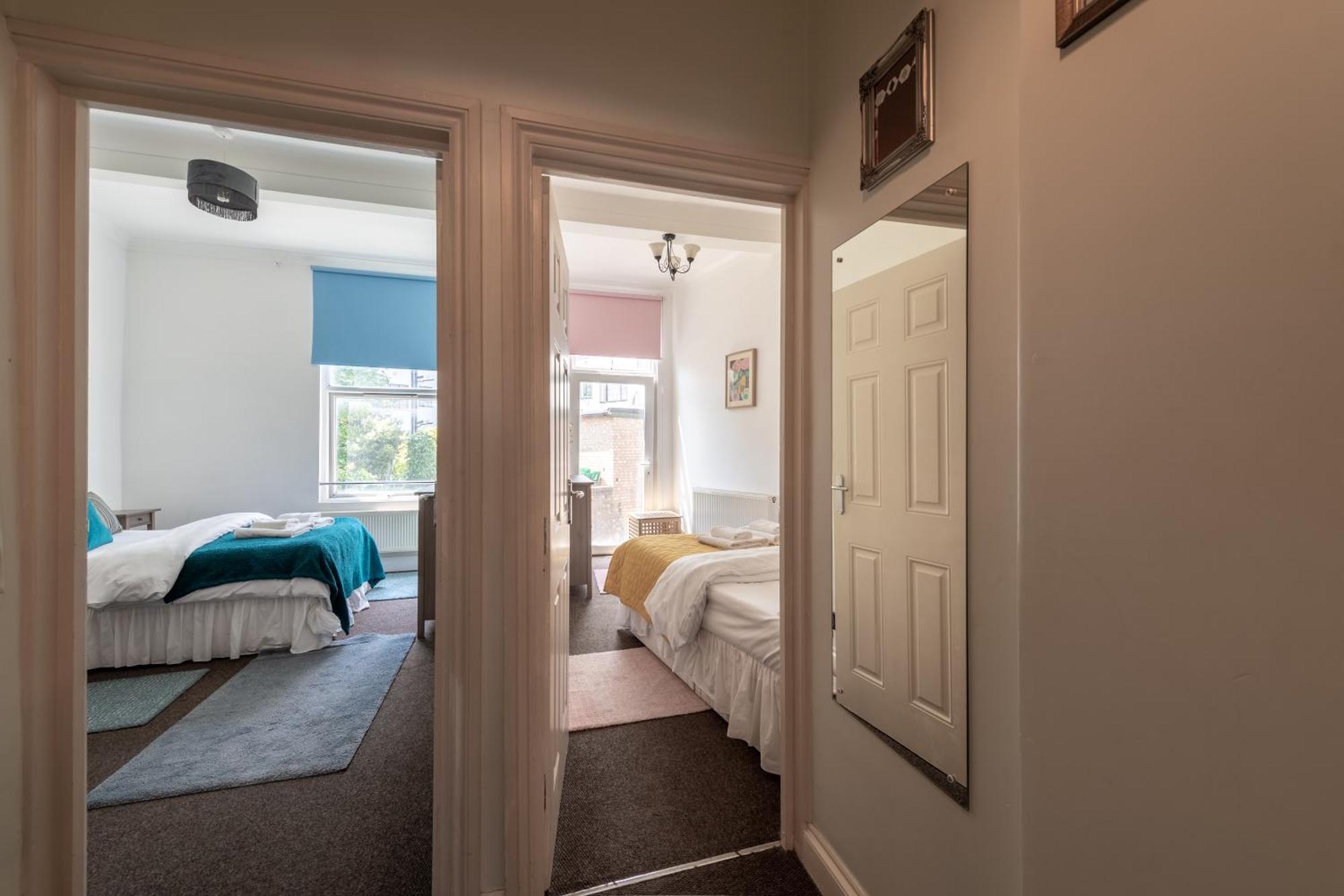Spacious Comfy 2Br Flat ロンドン エクステリア 写真