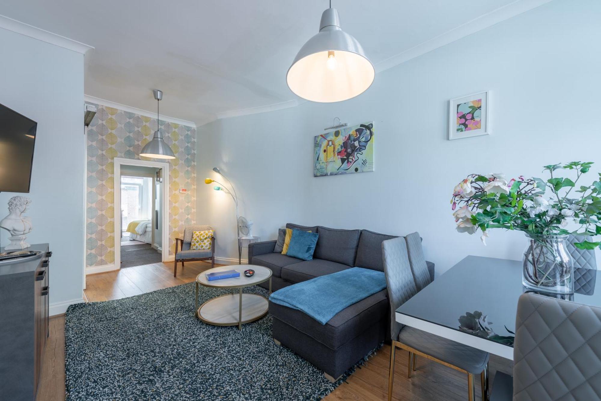 Spacious Comfy 2Br Flat ロンドン エクステリア 写真