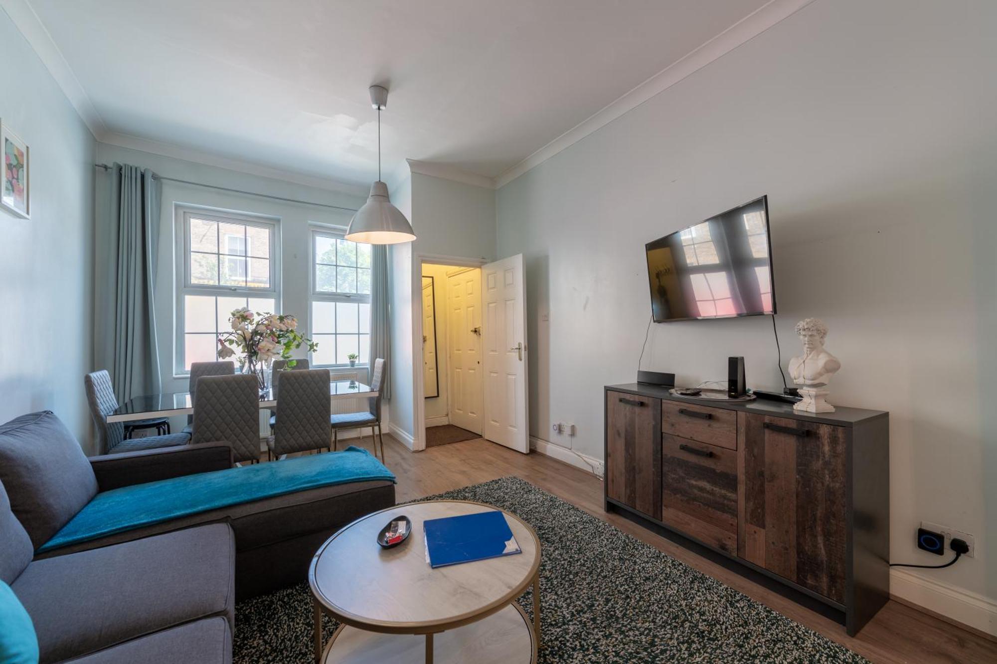 Spacious Comfy 2Br Flat ロンドン エクステリア 写真